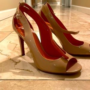 NWT Via Spiga Women’s 8 Rochelle Ankle Strap Open Toe Heels Patent Leather Nude